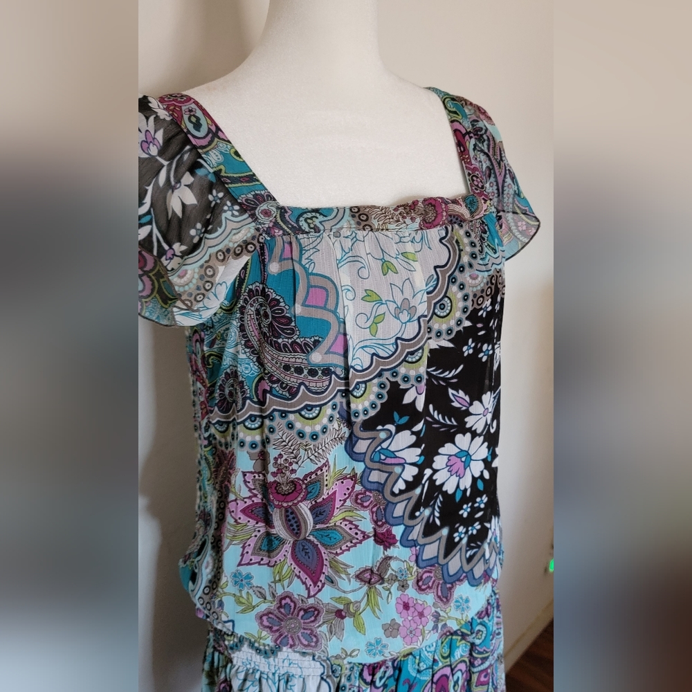 Dress - Picture 8 of 9